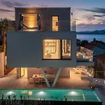 Villa Luxury Glass With Pool