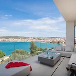 Luxury Glass With Pool * Trogir