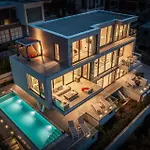 Luxury Glass With Pool Villa