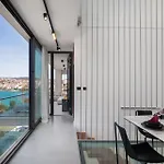 Villa Luxury Glass With Pool *
