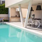 Luxury Glass With Pool Villa