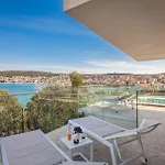 Luxury Glass With Pool Trogir