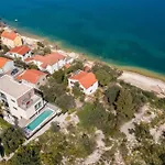 Luxury Glass With Pool Trogir