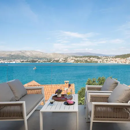 Luxury Glass With Pool Villa Trogir